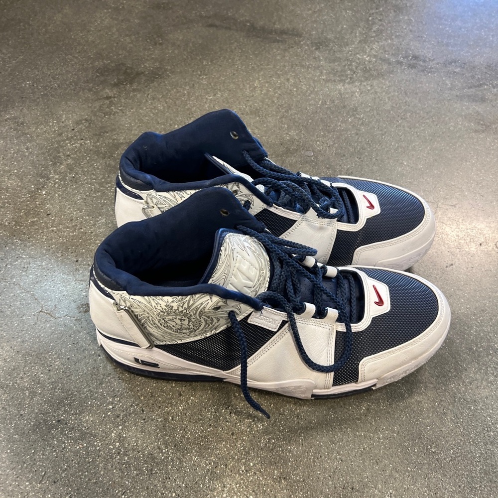 Lebron 2 Nike Men's Blue and White Sneakers